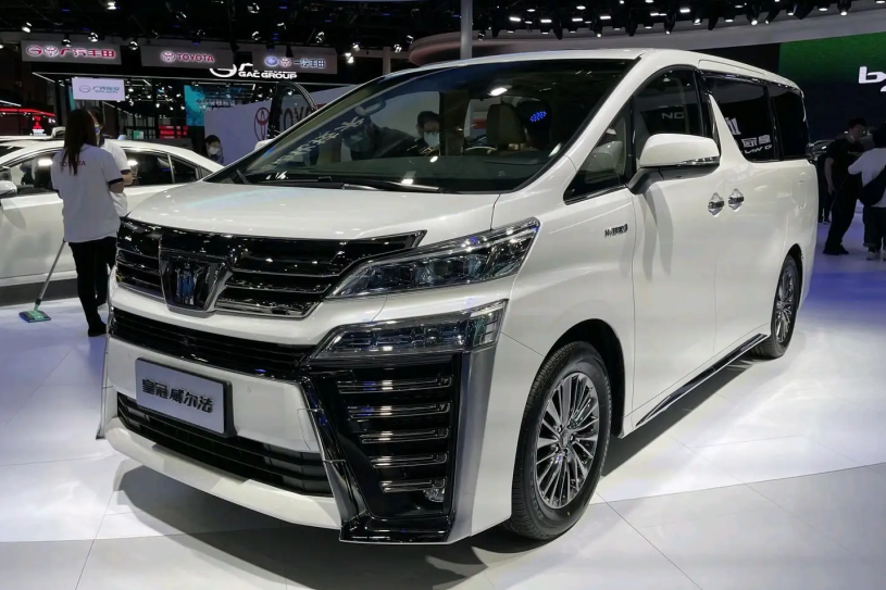 皇冠威爾法貼納爾隱形車衣，納爾保護(hù)豪車不受傷害